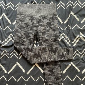 Black og camo leggings